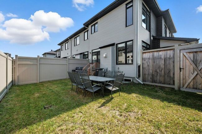 665 Cordelette Cir, House attached with 3 bedrooms, 3 bathrooms and 4 parking in Orleans ON | Image 43