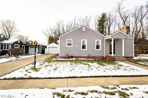 531 Avondale St, Malvern, OH, 44644-7008 | Card Image