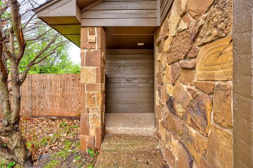 608 Ottawa Pl, Yukon, OK, 73099-5426 | Card Image