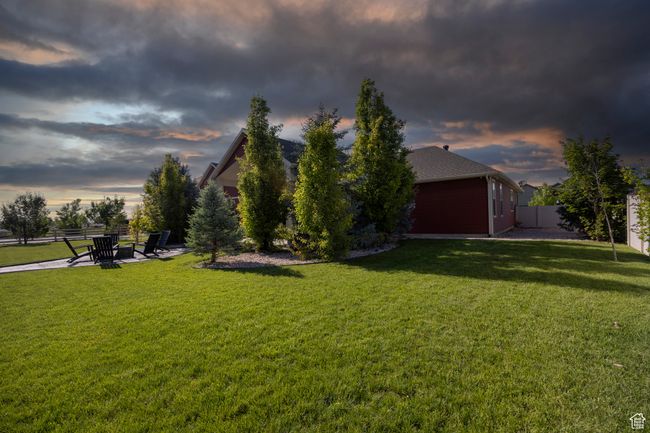 View of yard at dusk | Image 88