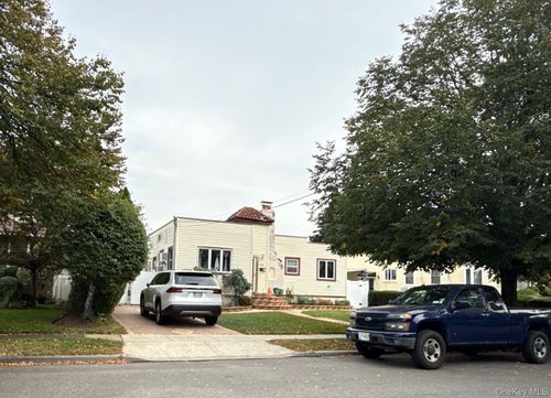 163 Wynsum Ave, Merrick, NY, 11566-4045 | Card Image