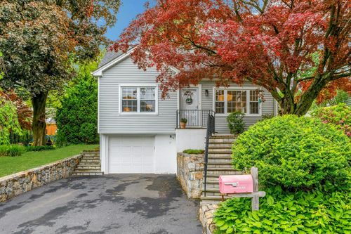 5 Livingston Ave, Valhalla, NY, 10595-2015 | Card Image
