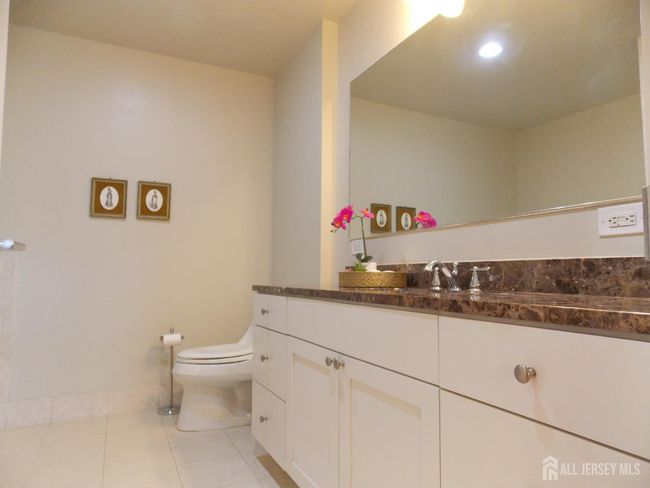 APT-1205 - 1 Spring St, Townhouse with 2 bedrooms, 2 bathrooms and null parking in New Brunswick NJ | Image 11