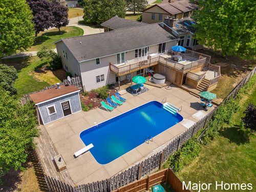 2650 Oldepointe Dr Ne, Grand Rapids, MI, 49525-3019 | Card Image