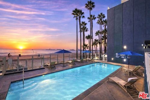 101-25 E 15th St, Long Beach, CA, 90813-1801 | Card Image