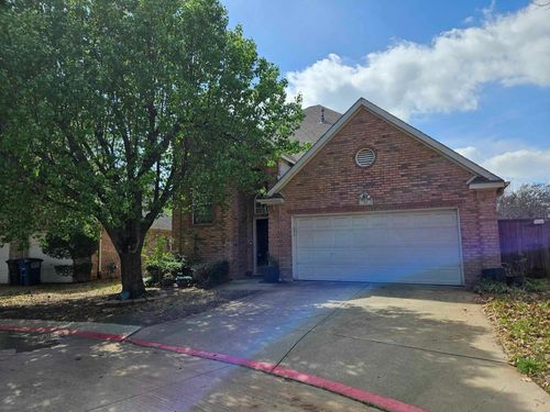 611 Ashbrook Ct, Euless, TX, 76039-4089 | Card Image