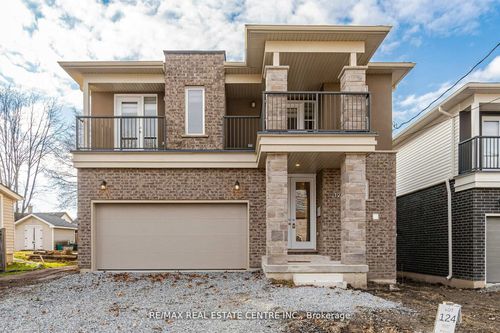 219 Taylor St, Thorold, ON, L2V1C2 | Card Image