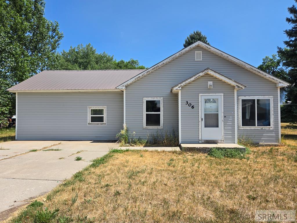 Main St, Grace, ID 83241
