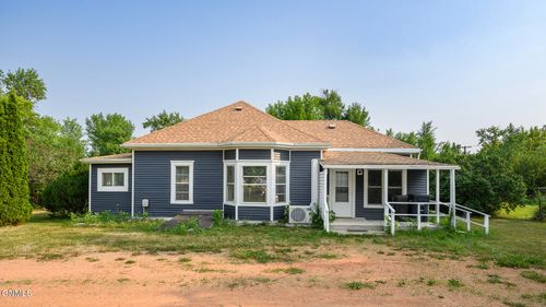 421 Roosevelt St, Turtle Lake, ND, 58575-4111 | Card Image