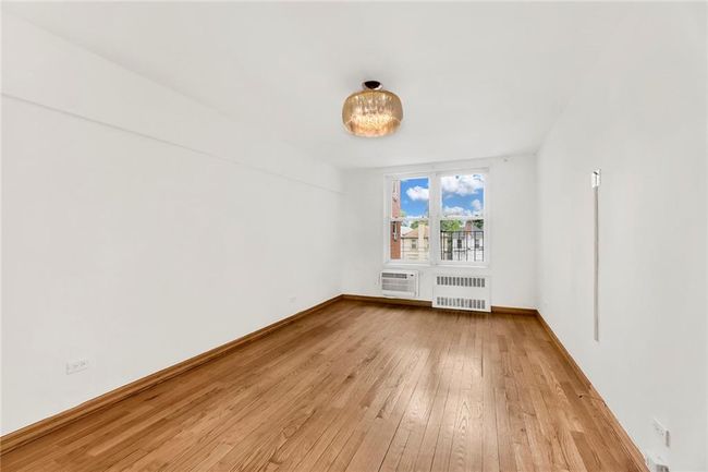APT-2E - 1625 Emmons Ave, Home with 1 bedrooms, 1 bathrooms and null parking in Brooklyn NY | Image 4