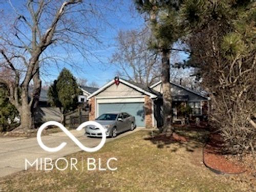 2702 E 56th St, Indianapolis, IN, 46220-3540 | Card Image