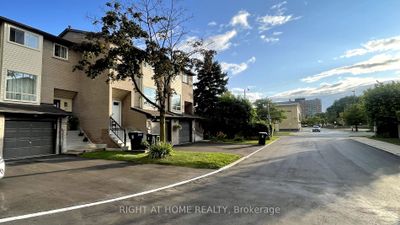 205 - 55 Collinsgrove Rd, Condo with 3 bedrooms, 3 bathrooms and 2 parking in Scarborough ON | Image 2