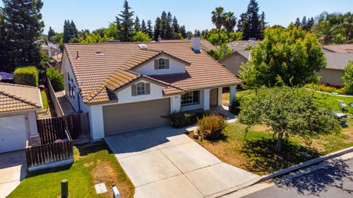 7416 N Carnegie Ave, Fresno, CA, 93722-2341 | Card Image