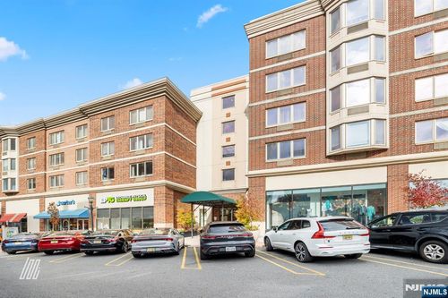 1304 City Pl, Edgewater, NJ, 07020-3143 | Card Image