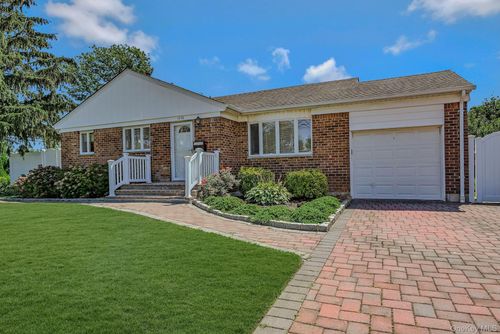 1270 Pulaski Rd, East Northport, NY, 11731-2033 | Card Image