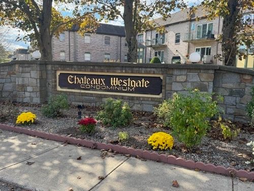 apt-11-114 Oak Ln, Brockton, MA, 02301-0945 | Card Image