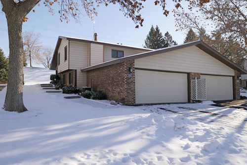 1081 Weston Lane N, Plymouth, MN, 55447 | Card Image