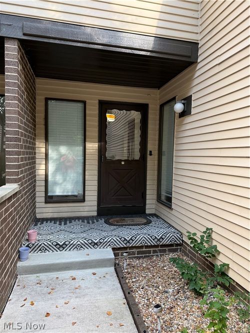 569 Bartow Ln, Richmond Heights, OH, 44143-2603 | Card Image