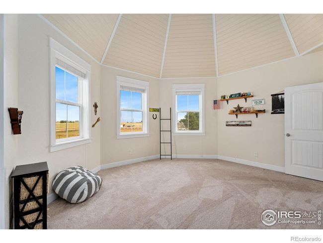 Upstairs Bedroom | Image 30