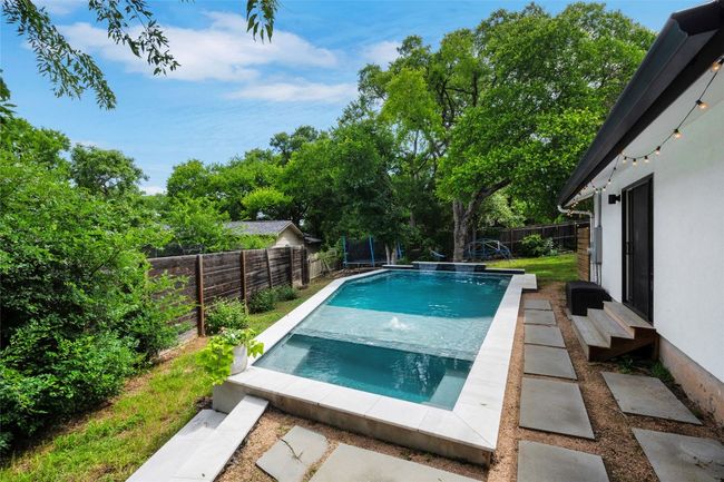 View of swimming pool | Image 27