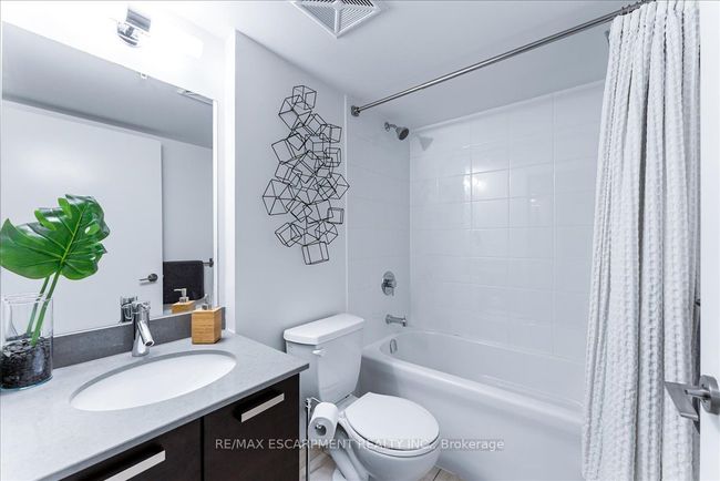 201 - 68 Abell St, Condo with 1 bedrooms, 2 bathrooms and null parking in Toronto ON | Image 5