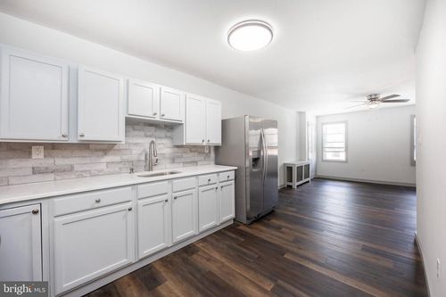 2-58 E 4th St, BRIDGEPORT, PA, 19405-1420 | Card Image