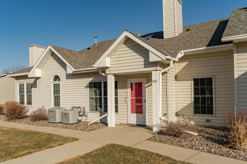 907 Clover Ct, Saint Charles, MN, 55972-1658 | Card Image