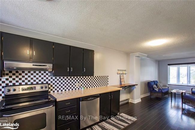 8 - 39 28th St S, Condo with 3 bedrooms, 2 bathrooms and 1 parking in Wasaga Beach ON | Image 8