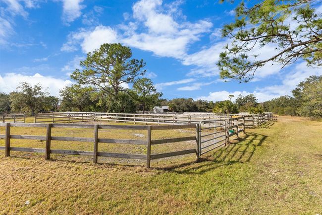 2140 W State Road 46, House other with 1 bedrooms, 2 bathrooms and null parking in GENEVA FL | Image 12