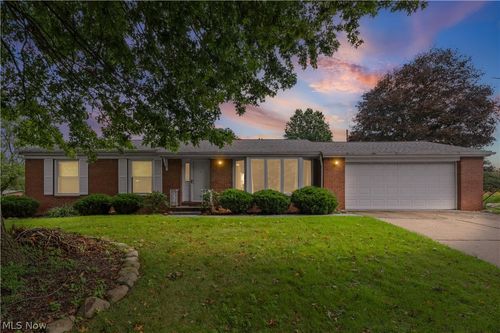 3724 Burrshire Dr Nw, Canton, OH, 44709-2230 | Card Image