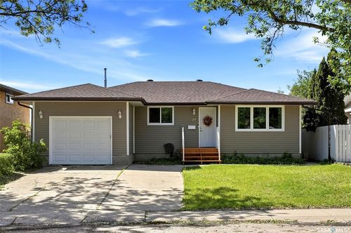 39 Bothwell Cres, Regina, SK, S4R5Y7 | Card Image