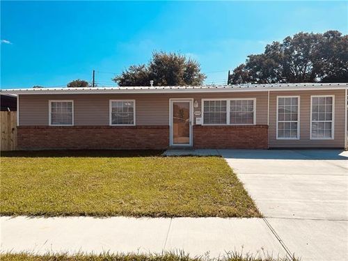 2124 N Butterfly Cir, Terrytown, LA, 70056-2733 | Card Image