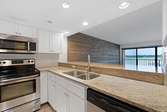 APT-311 - 100 Helmsman Way, Condo with 2 bedrooms, 2 bathrooms and null parking in Hilton Head Island SC | Image 8