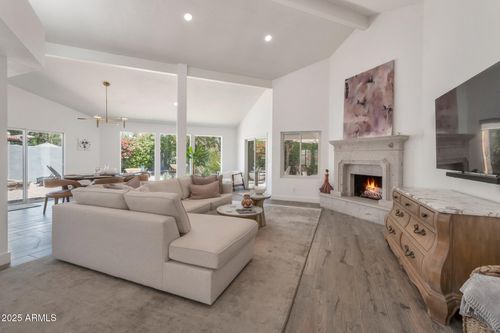 8719 E San Marino Dr, Scottsdale, AZ, 85258-2625 | Card Image