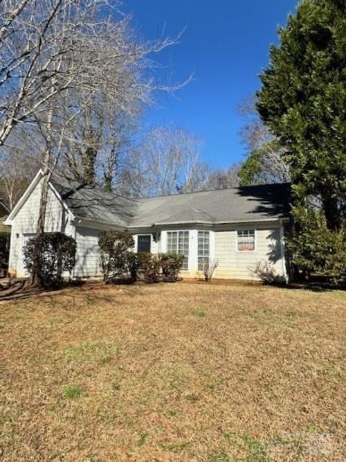 7426 Barn Stone Dr, Charlotte, NC, 28227-8713 | Card Image