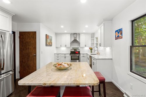 2120 Brigantine Dr, Southold, NY, 11971-4025 | Card Image