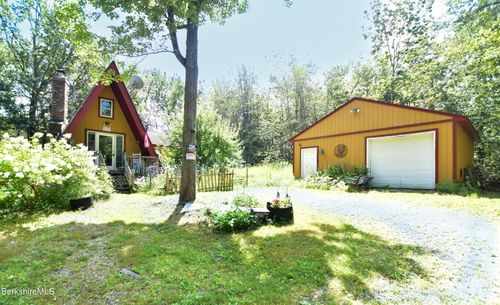 19 Castle Ln, Becket, MA, 01223-3334 | Card Image