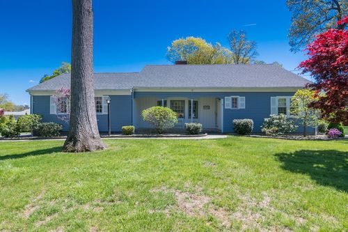 51 Edgewater Rd, Agawam, MA, 01001-2309 | Card Image