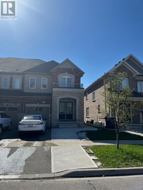 upper-172 Golden Springs Drive, Brampton (Northwest Brampton), ON, L7A4N4 | Card Image