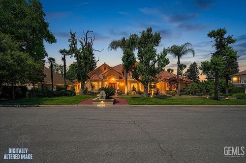 10111 Spanish Bay Dr, Fresno, CA, 93720-3427 | Card Image