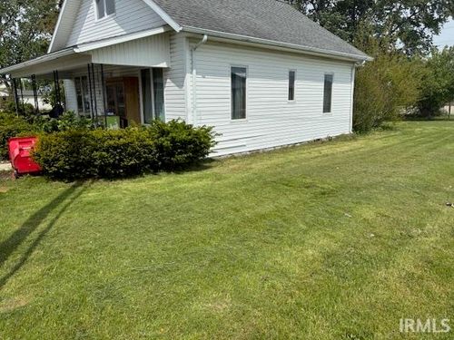 205 E Day St, Royal Center, IN, 46978-9019 | Card Image