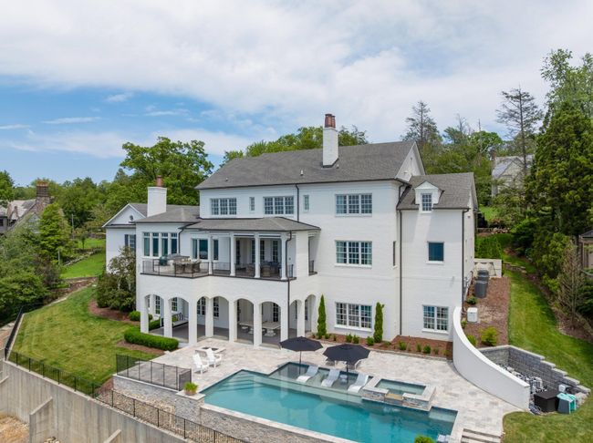 802 W Brow Rd, Home with 7 bedrooms, 8 bathrooms and 4 parking in Lookout Mountain TN | Image 99