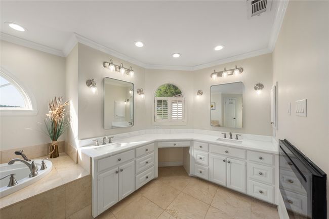Main House primary bathroom | Image 13