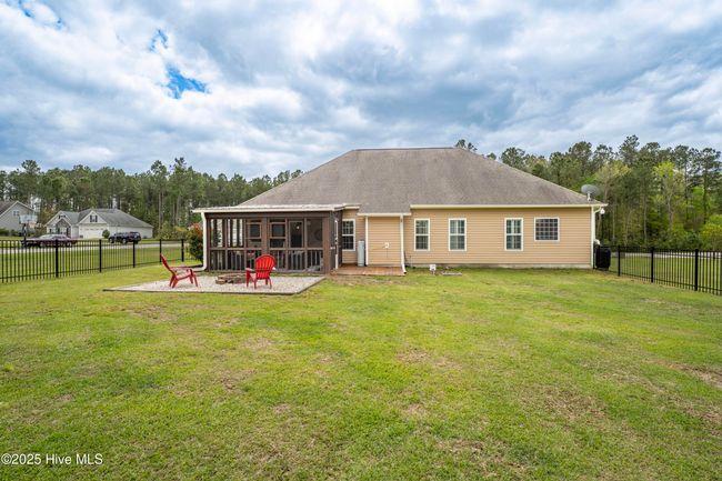 140 W Huckleberry Way, House other with 3 bedrooms, 2 bathrooms and 2 parking in Rocky Point NC | Image 66
