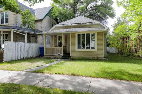 540 12 St S, Lethbridge, AB, T1J2R7 | Card Image