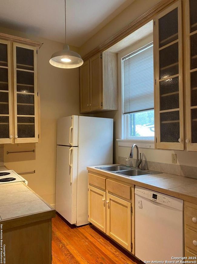 APT-2 - 118 E Craig Pl, Condo with 2 bedrooms, 1 bathrooms and null parking in San Antonio TX | Image 8