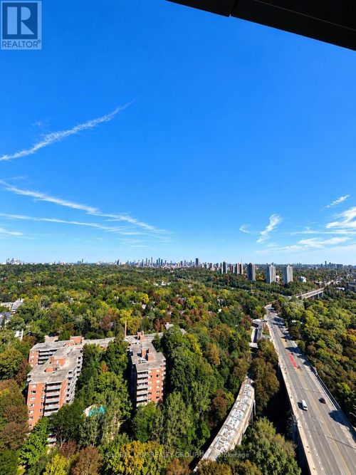 2115-585 Bloor St E, Toronto, ON, M4W0B3 | Card Image