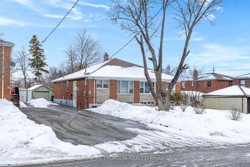 11 Rambler Place, North York, ON, M3L1N6 | Card Image