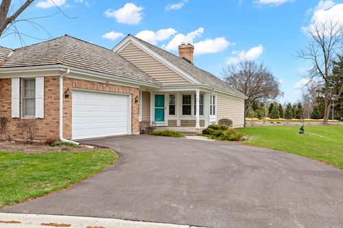 401 Park Barrington Dr, Barrington, IL, 60010-5229 | Card Image
