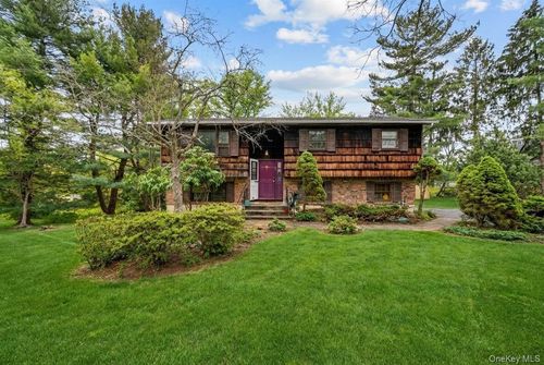 6 Kakiat Ln, Spring Valley, NY, 10977-2009 | Card Image